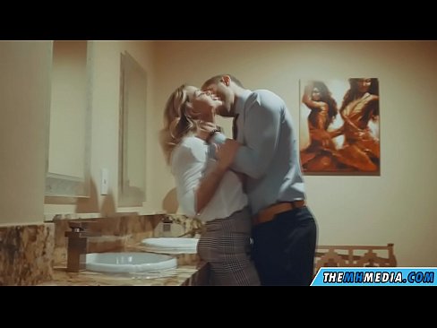 ❤️ כשבלונדינית חזה מפתה אותך בשירותים ציבוריים ❌ סרטון סקס ב-iw.redpornpictures.ru
